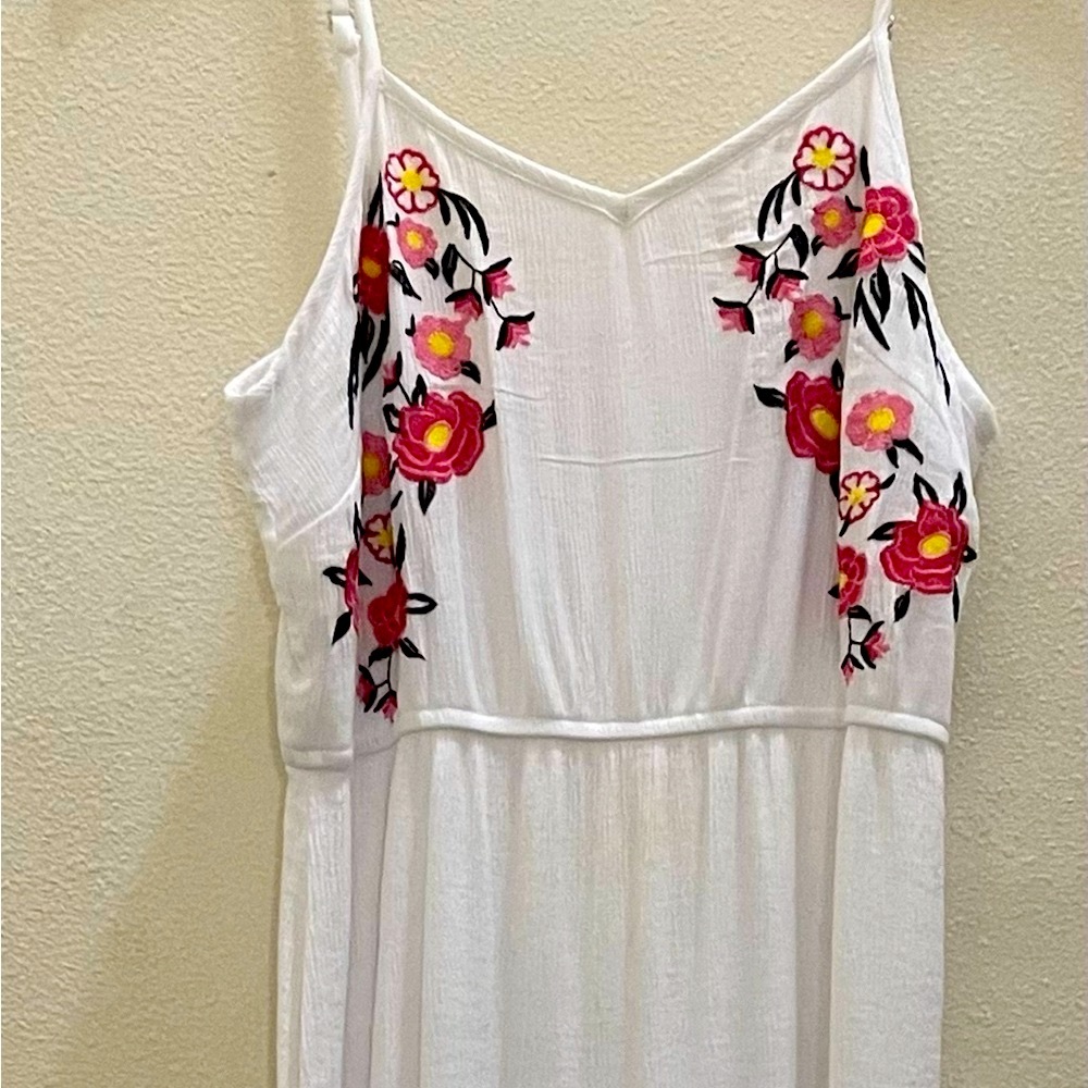 Time and Tru Floral Embroidered White Maxi Skirt